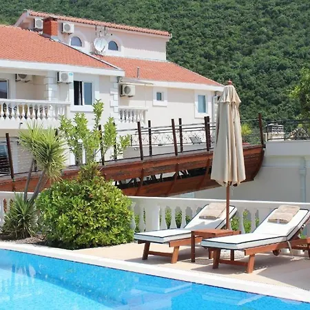 Elegance Duplexes By Monte Aria Herceg Novi Exterior photo