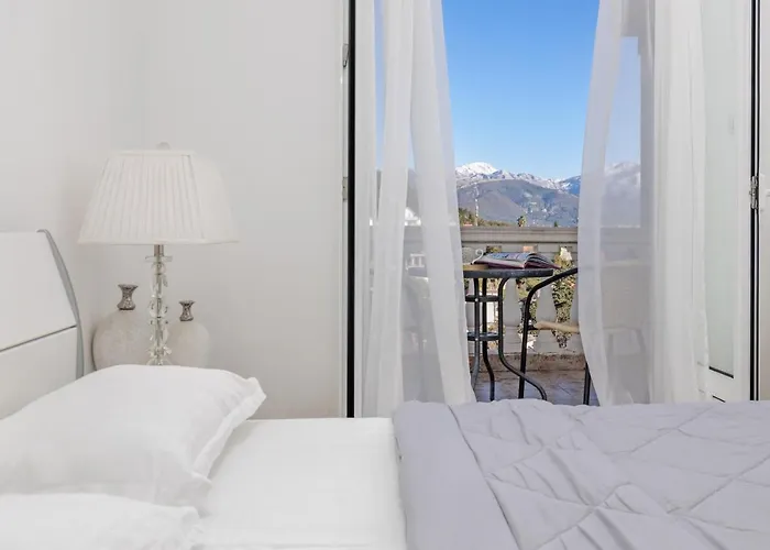 Elegance Duplexes By Monte Aria