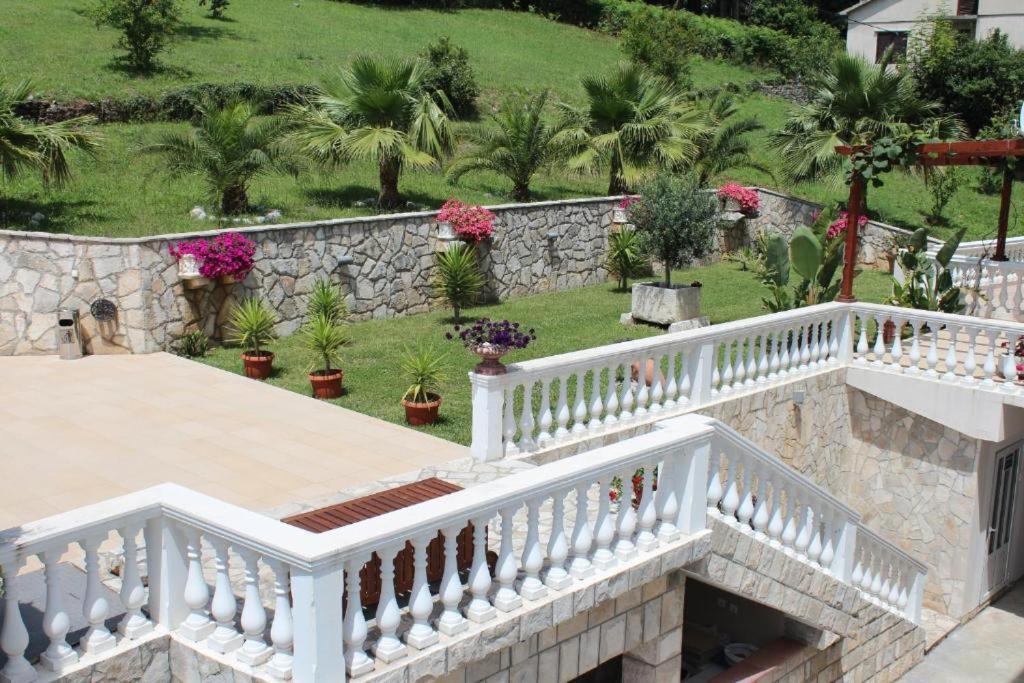 Elegance By Monte Aria