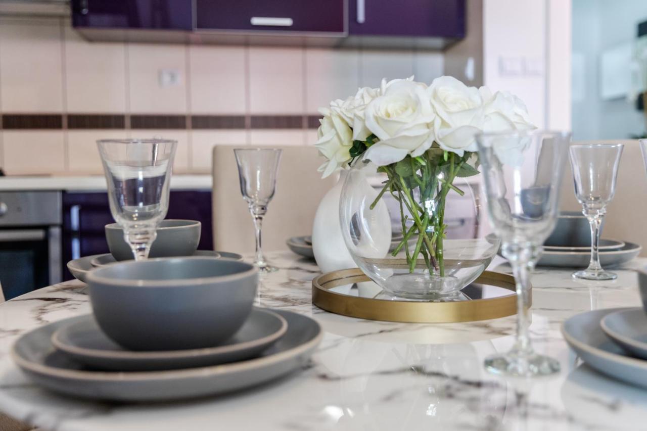 Elegance By Monte Aria *